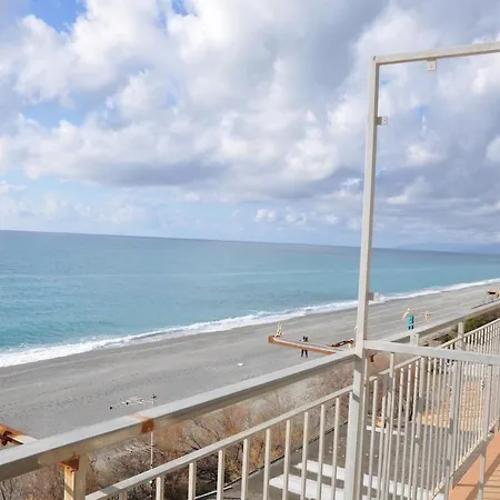 Incatevole Sul Mare Apartment *